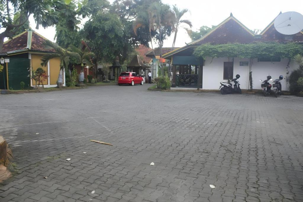 Hotel Batik Jogjakarta Buitenkant foto