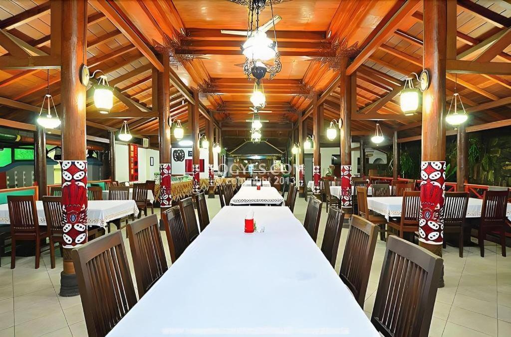 Hotel Batik Jogjakarta Buitenkant foto
