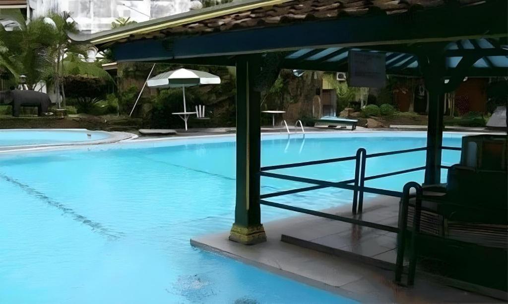 Hotel Batik Jogjakarta Buitenkant foto