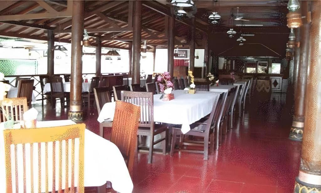 Hotel Batik Jogjakarta Buitenkant foto