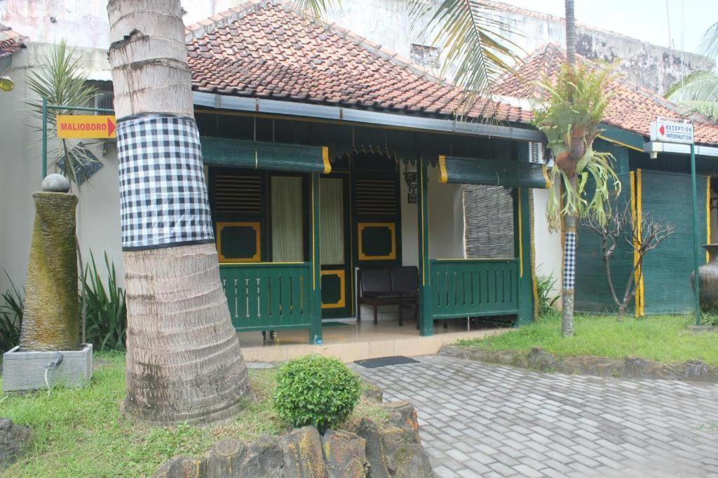 Hotel Batik Jogjakarta Buitenkant foto