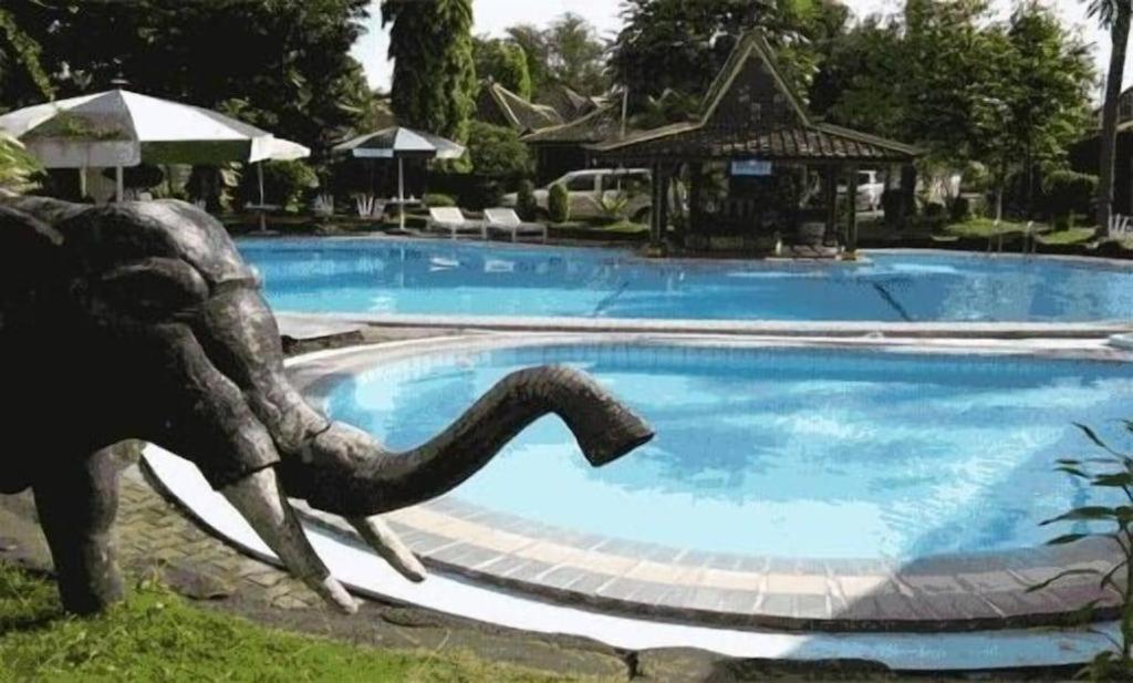 Hotel Batik Jogjakarta Buitenkant foto