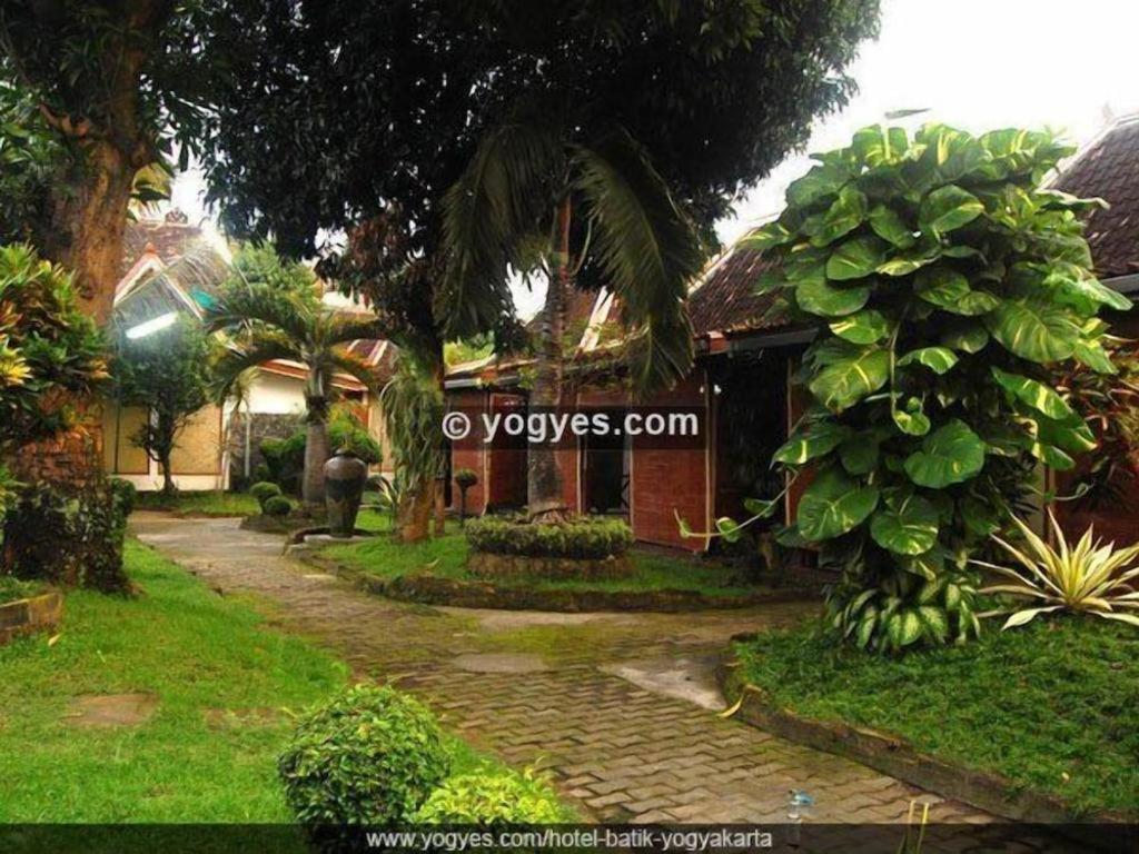 Hotel Batik Jogjakarta Buitenkant foto
