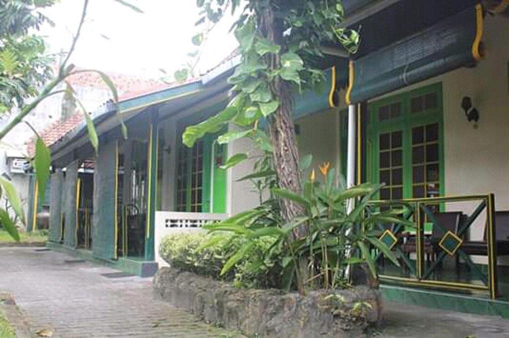 Hotel Batik Jogjakarta Buitenkant foto