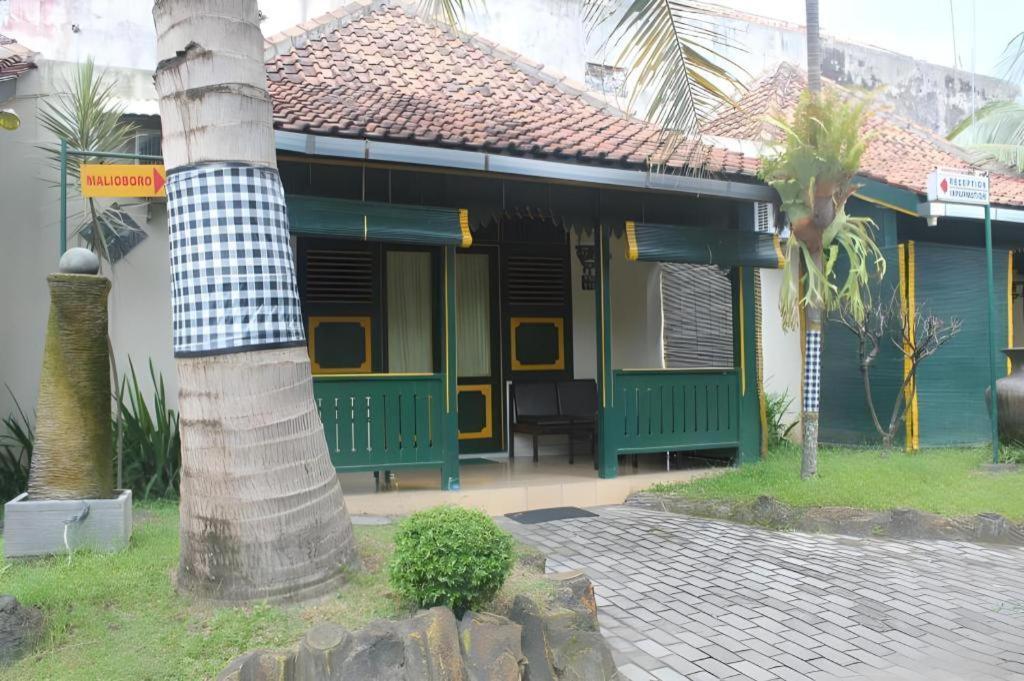 Hotel Batik Jogjakarta Buitenkant foto