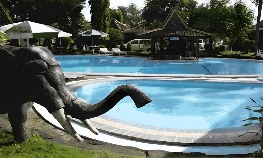 Hotel Batik Jogjakarta Buitenkant foto