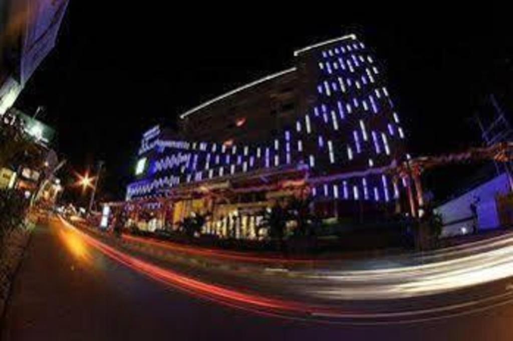Hotel Batik Jogjakarta Buitenkant foto