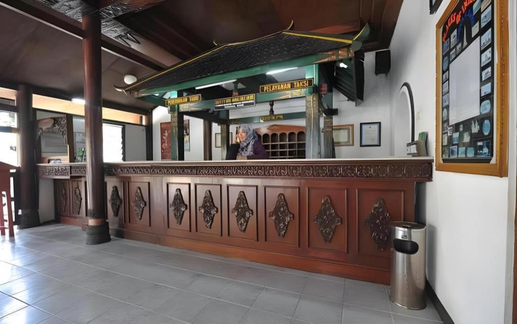 Hotel Batik Jogjakarta Buitenkant foto